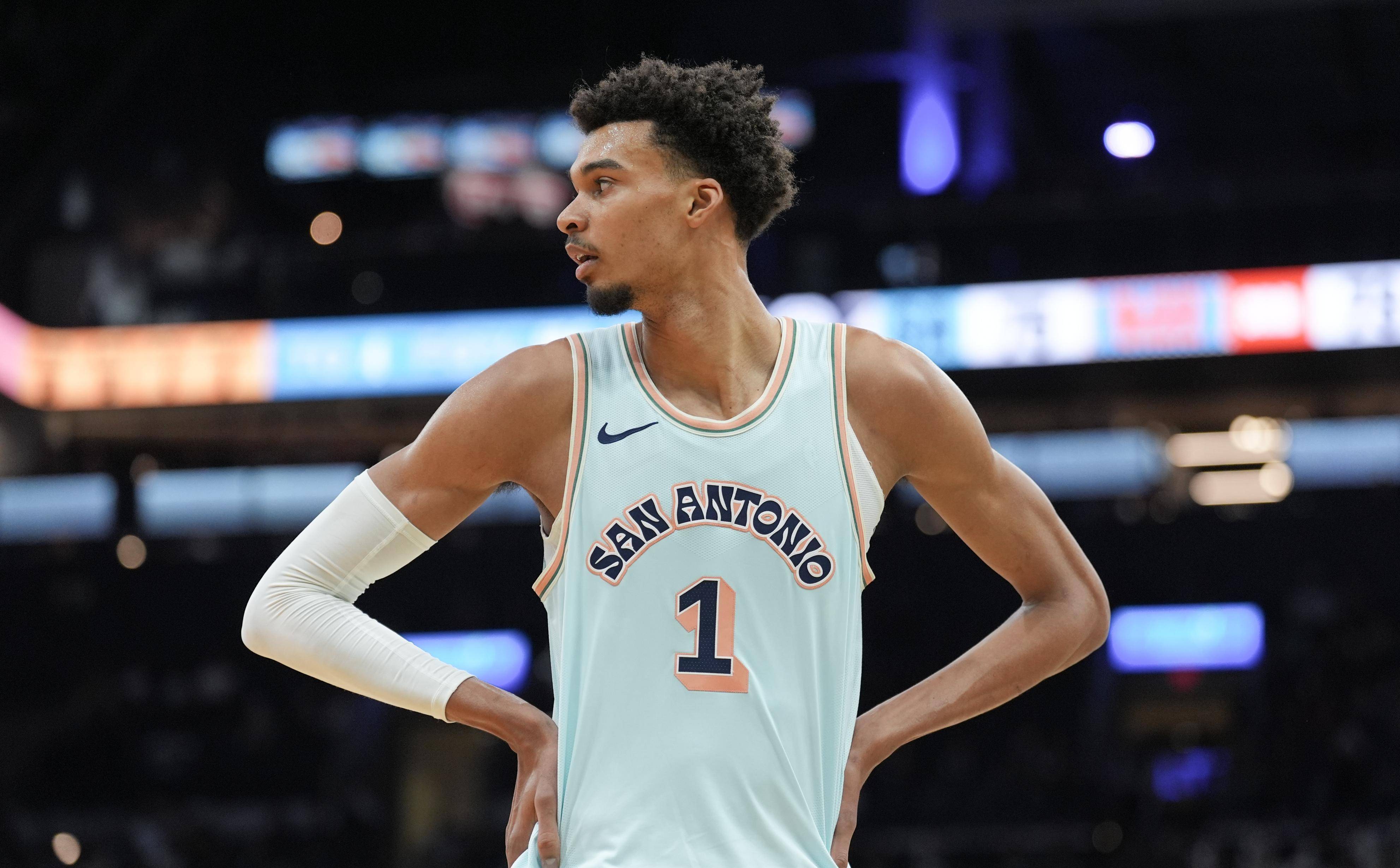 ayx-关于集结日体能课后；纽卡斯尔伤情更新备战NBA常规赛；压力陡增；团队化学反应显著的信息